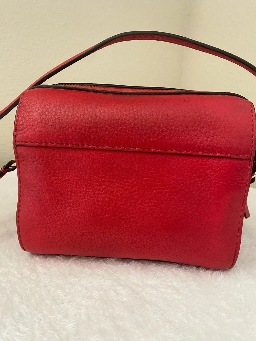 kate spade Perri Lane Bubbles Looloo red laser-cut crossbody